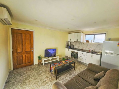 Charming 2br Granny Flat Retreat - Events Australia 4