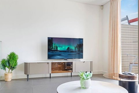 Charming 3BR Townhouse Near City In Annandale - Events Australia 4