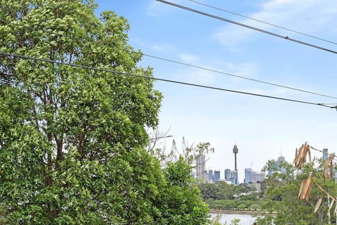 Charming 3BR Townhouse Near City In Annandale - Events Australia 2