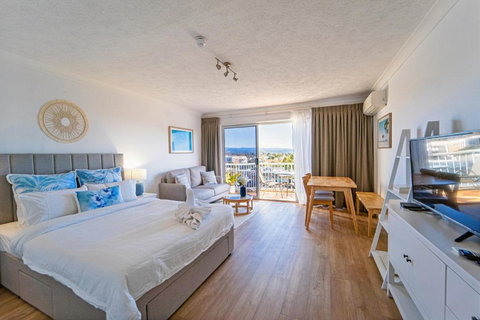 Charming Burleigh Studio - Events Australia 4