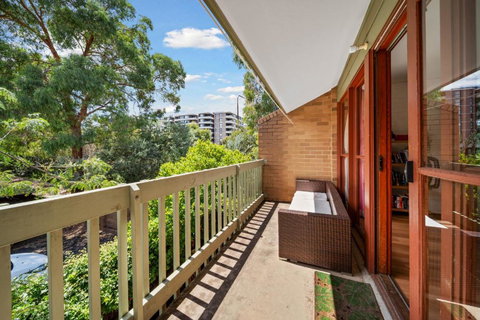 Charming Canberra 2-Bed By Parks & Shops - Events Australia 1