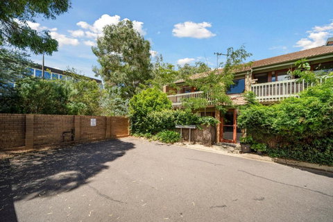 Charming Canberra 2-Bed By Parks & Shops - Events Australia 4