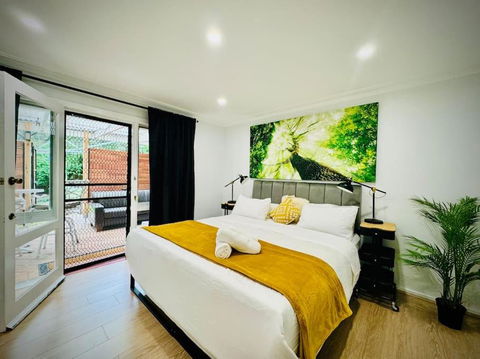 Charming Granny Flat Conveniently Located Near Knox Shopping Center - Events Australia 0