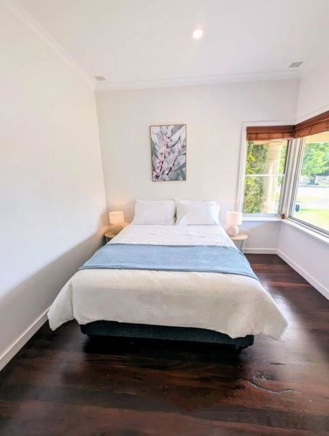 Charming Large Home: Modern Comfort And Convenience - Events Australia 4