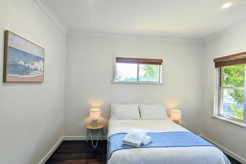 Charming Large Home: Modern Comfort And Convenience - Events Australia 3