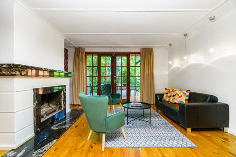 Charming 3BR Turner Home Near Canberra Centre - Events Australia 0