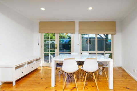 Charming 3BR Turner Home Near Canberra Centre - Events Australia 4