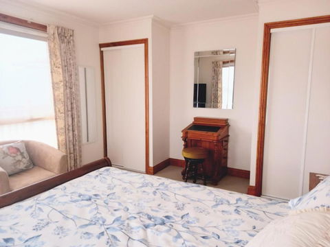 Central To CBD CoSheirm Apartments On Merri - Events Australia 4