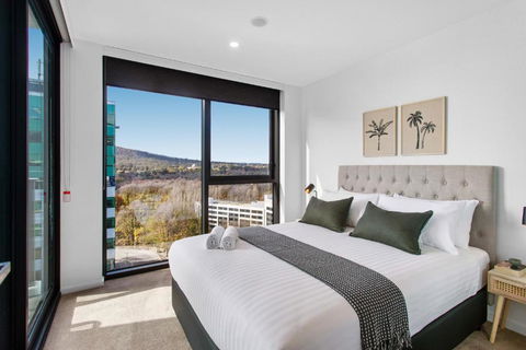 Central 2-Bed With Gym, BBQ & Stunning Views - Events Australia 0