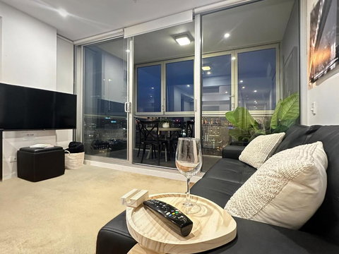 CBD Sky View Apartment - Events Australia 1