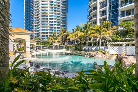 Chevron Renaissance Stunning Apartment 29FL Sleeps 6 - Optimise BNB - Events Australia 1