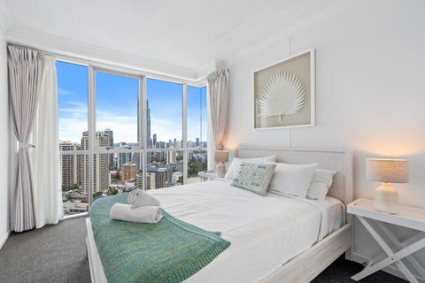 Chevron Renaissance Stunning Apartment 29FL Sleeps 6 - Optimise BNB - Events Australia 3