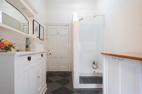 Charming On Charles - Events Australia 4