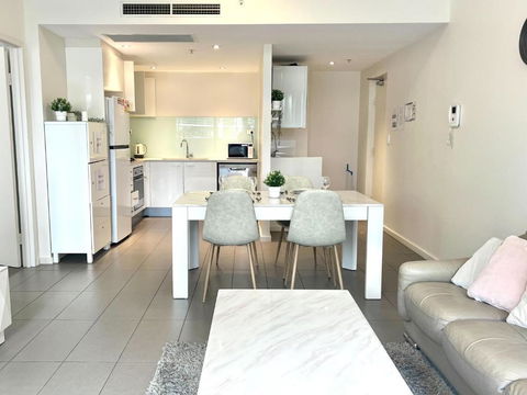 Charming One-Bed Apt In The Heart Of Parramatta - Events Australia 3