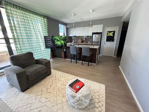 Charming Peaceful 3BR In Heart Of Rhodes - Events Australia 1