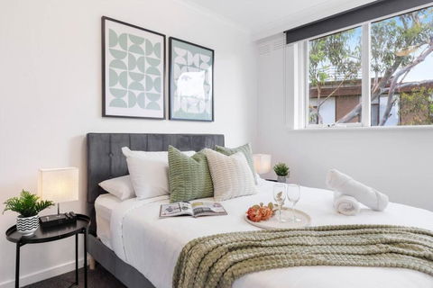 Charnwood 2BR: Homely Haven - Events Australia 3