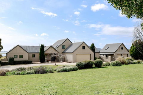 Chateau Clarence Luxurious Waterfront Retreat - Events Australia 2