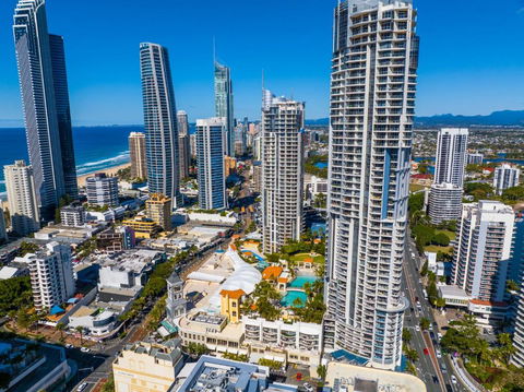 Chevron Big Family 3BRM, 3 Pools, Gym, Sauna, Spa. - Events Australia 0