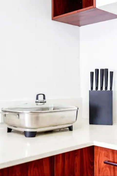 Chevron Big Family 3BRM, 3 Pools, Gym, Sauna, Spa. - Events Australia 4