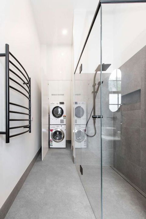 Chic 1BR Apartment In Peaceful Parkville - Events Australia 1