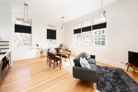Chic 1BR Apartment In Peaceful Parkville - Events Australia 3