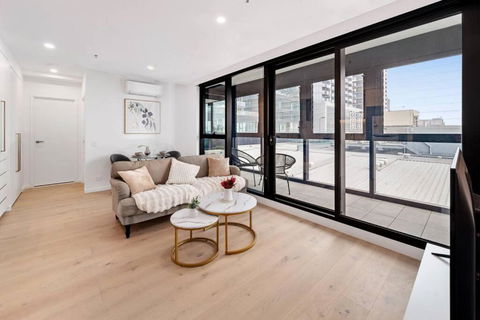 Chic 1BR1B W BBQ, GYM, Walk To Box Hill Central - Events Australia 3