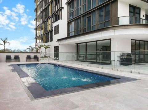 Chic 2BR Apt With Pool Access Close To Parramatta - Events Australia 1