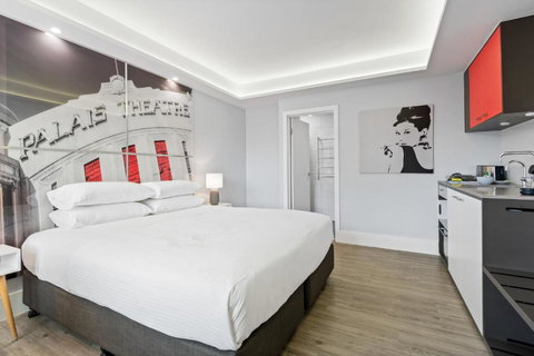 Chic And Cosy Studio Steps From St Kilda Beach - Events Australia 1