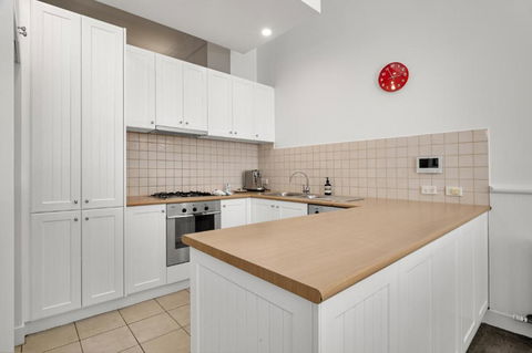 Classic 1-Bed City Stay Near Eateries And Laneways - Events Australia 2