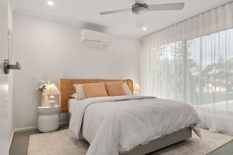 Chic Coastal Retreat 3 Bdr Close To Beach - Events Australia 1