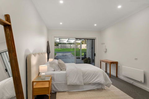Chic Coastal Retreat 3 Bdr Close To Beach - Events Australia 3