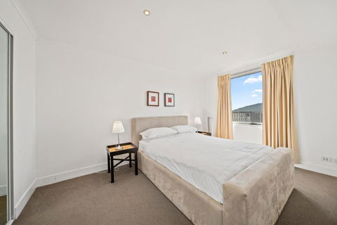 Chic Inner-City Apartment With Pool & BBQ Access - Events Australia 3