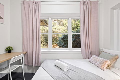 Chic Single Room - Seconds To Transport & Shops - Shared Bathroom - Events Australia 2