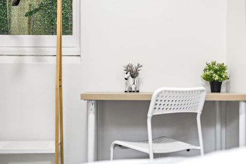Chic Single Room - Seconds To Transport & Shops - Shared Bathroom - Events Australia 4
