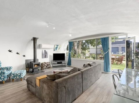 Chill At Our Igloo Cottage - 100m Stroll To Beach - Events Australia 1