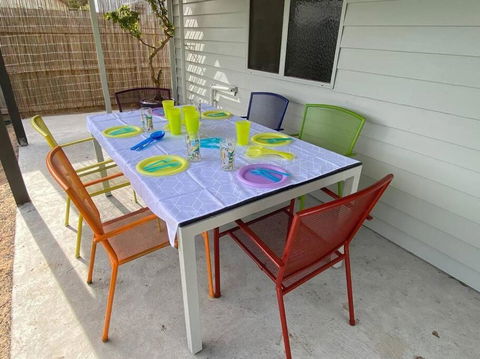 Chill At Our Igloo Cottage - 100m Stroll To Beach - Events Australia 4