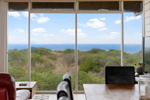 Chiton Breeze - Seagull Ave Hayborough - Linen Included - Events Australia 4