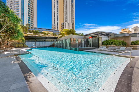 Circle On Cavill 2BRM 25FL - Events Australia 3