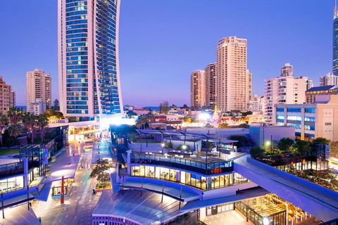 Circle On Cavill Surfers Paradise- 3 Bedroom Deluxe Apartment - Events Australia 0
