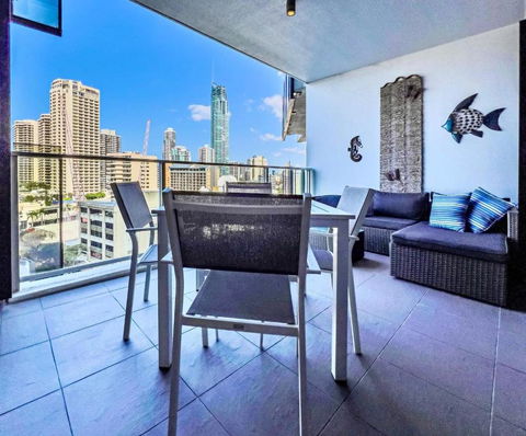 Circle On Cavill Escape - Events Australia 3