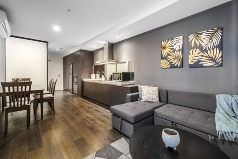 City Dream 2br1ba Apt Melbournepoolgym - Events Australia 1