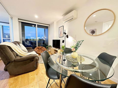 City SkyRise View 2BR Southern Cross - Events Australia 0