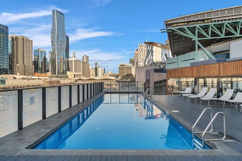 Cityscape Trendsetter - Contemporary Chic With Pool - Events Australia 1