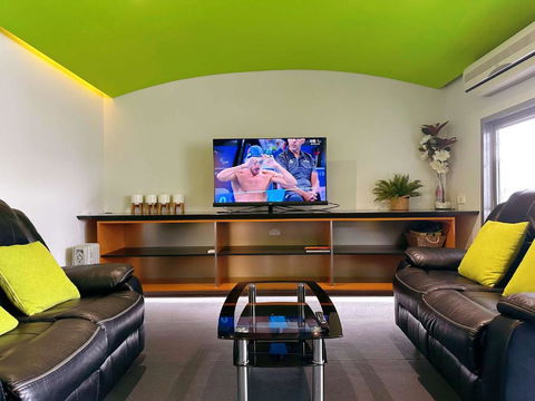 Cityside Beautiful Lodge - Close To City & Airpor - Events Australia 0