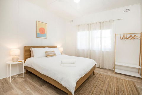 Claras Coastal Cottage Pet Friendly 1 Min Walk To Beach - Events Australia 3