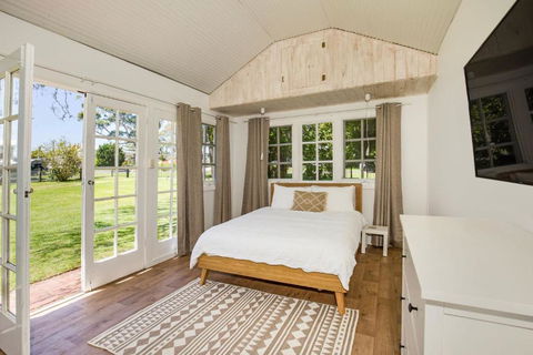 Claras Coastal Cottage Pet Friendly 1 Min Walk To Beach - Events Australia 2