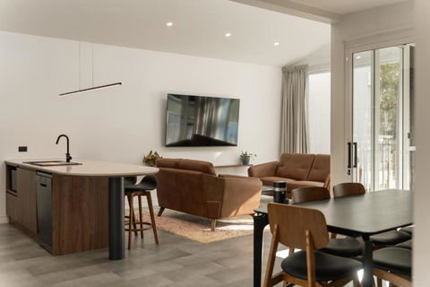 Clare Hillside Apartments - Events Australia 0