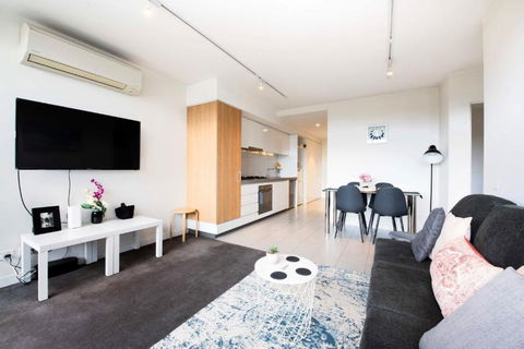Clarendon St Chic 2 Bedroom Apartment W Parking - Events Australia 3