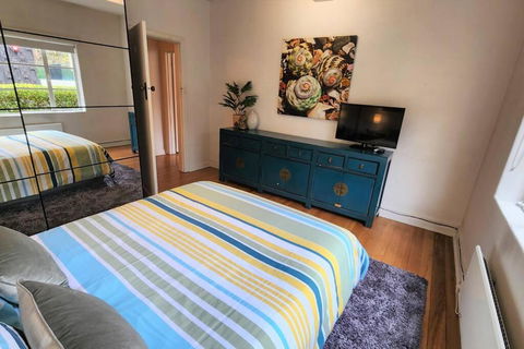 Classic Comfort, Space And Style, Steps From Albert Park - Events Australia 4