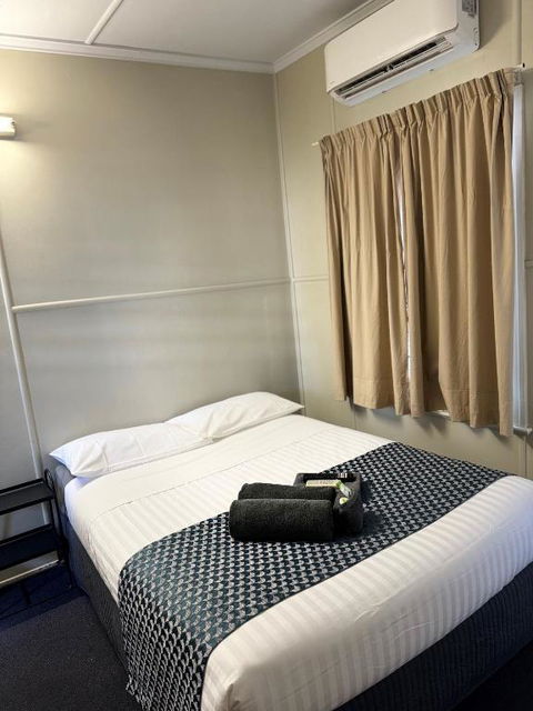 Clermont Hotel Motel - Events Australia 3